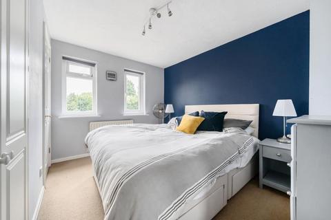 19 Lyneham Close, Witney, OX28 5BS