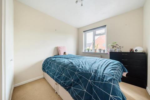 19 Lyneham Close, Witney, OX28 5BS