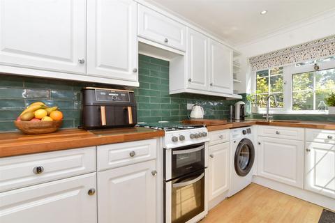 2 Lyndhurst Way, Sutton, SM2 6QA