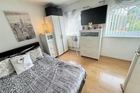 2 Drum Close, Liverpool, L14 9QY