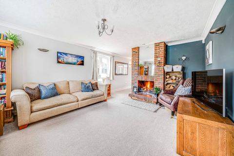 4 bedroom detached house to rent, Hammonds Ridge, Burgess Hill, West Sussex, RH15