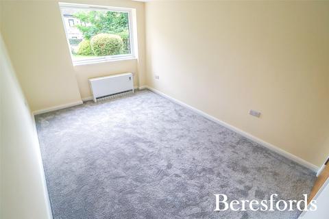 37 Carlton Close, Upminster, RM14 2YR