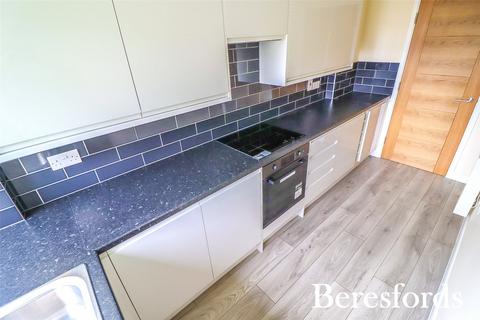 37 Carlton Close, Upminster, RM14 2YR