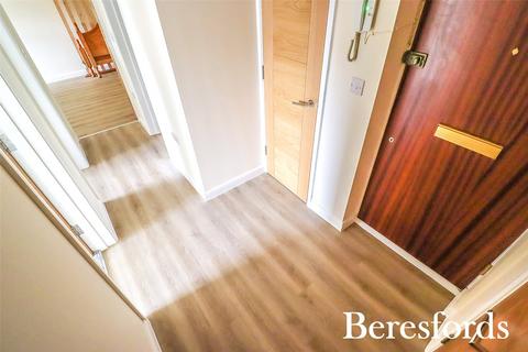 37 Carlton Close, Upminster, RM14 2YR