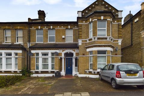 1 bedroom flat for sale, Manor Road, Beckenham, Kent, BR3