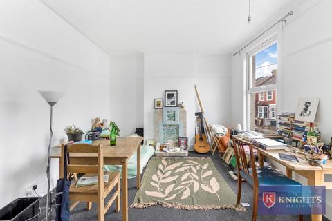 1 bedroom apartment for sale, Greyhound Road, London, N17