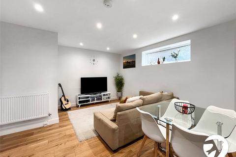 2 bedroom flat to rent, Cross Street, Chatham, Kent, ME4