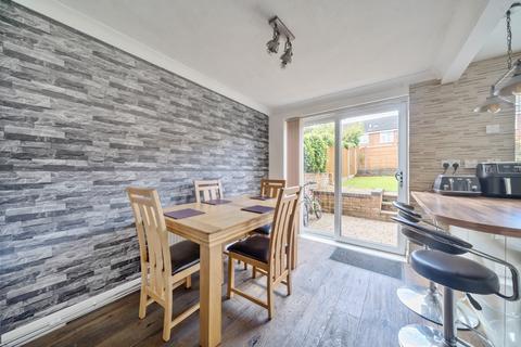 3 Barnfield Road, Hyde, SK14 4EL