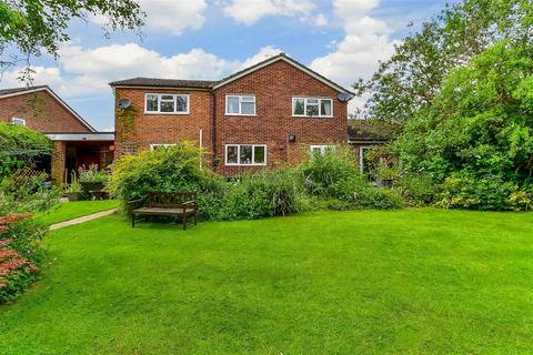 4 bedroom link detached house for sale, Woodfield Close, Redhill, Surrey