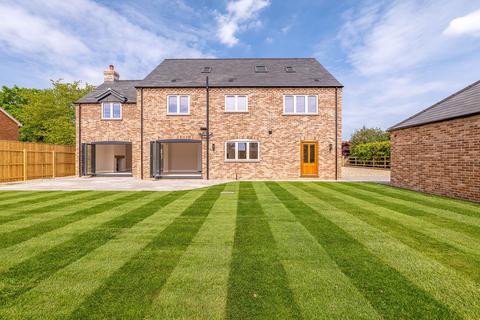 4 bedroom detached house for sale, 1 Granary Court, Scampton