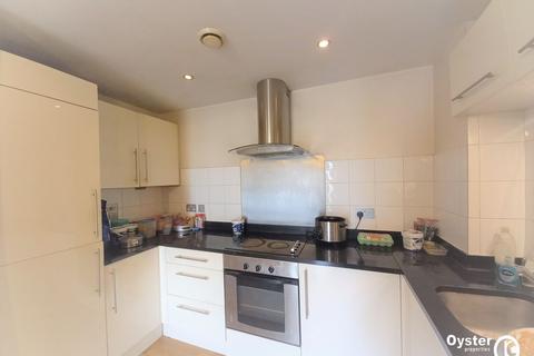 2 bedroom flat to rent, Ilford Hill, Icon Building, IG1