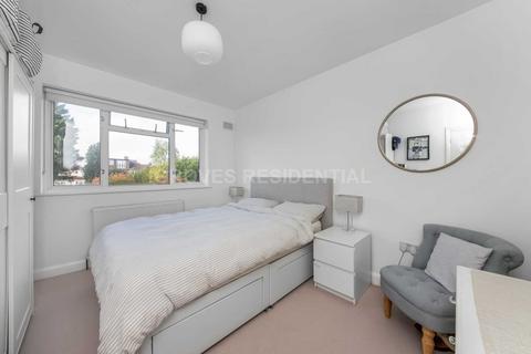 44 Ancaster Crescent, New Malden, KT3 6BE