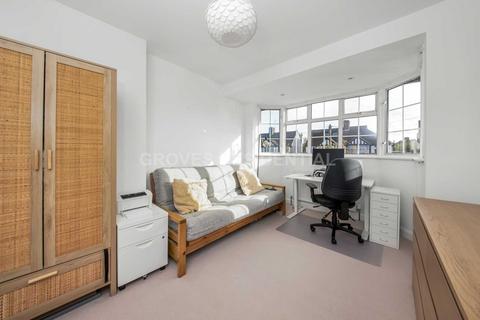 44 Ancaster Crescent, New Malden, KT3 6BE