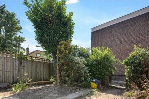 4 bedroom terraced house to rent, London E14 7RA