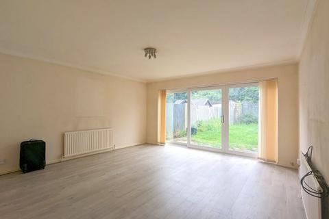 40 Fruen Road, Feltham, TW14 9NR