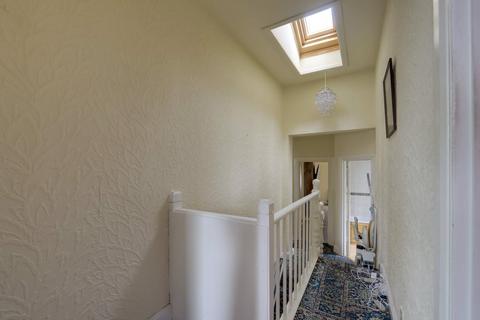 112 Catford Hill, London, SE6 4PT