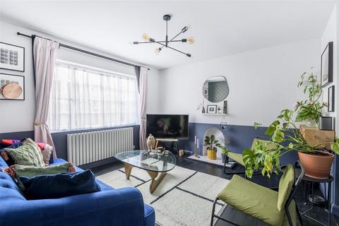 2 bedroom apartment to rent, London NW9