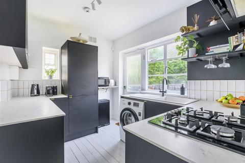 2 bedroom apartment to rent, London NW9