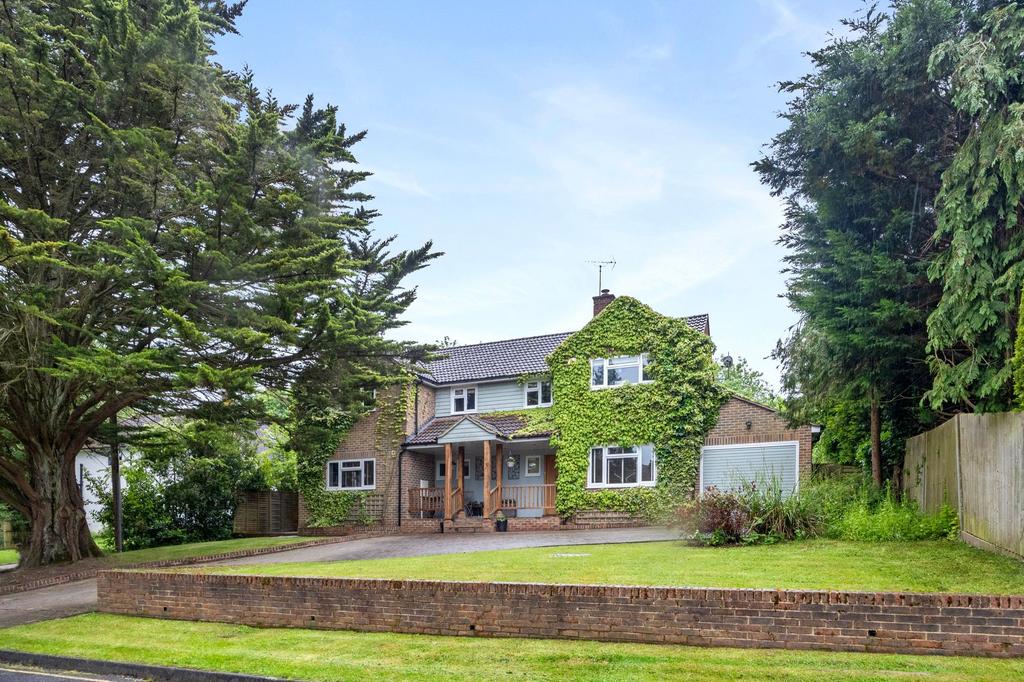 Lucas Way, Haywards Heath, RH16 5 bed detached house for sale £1,500,000