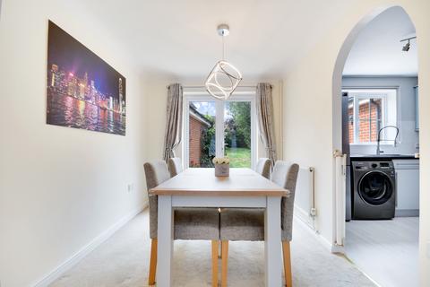 49 Goodwin Close, Chelmsford, CM2 9GX