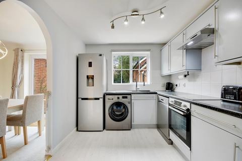 49 Goodwin Close, Chelmsford, CM2 9GX