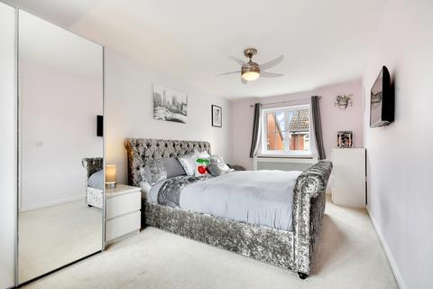 49 Goodwin Close, Chelmsford, CM2 9GX
