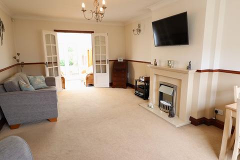 2 bedroom semi-detached bungalow for sale, Louis Drive East, Rayleigh, SS6