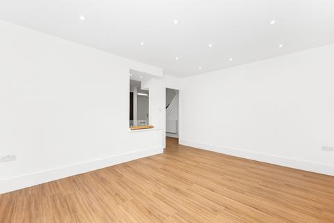 2 bedroom flat to rent, Hughes House, SE8