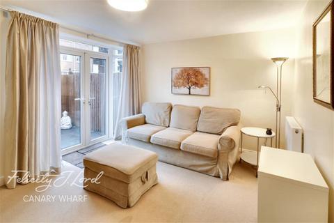 2 bedroom detached house to rent, Chipka Street, E14
