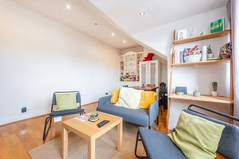 2 bedroom flat to rent, Corfton Road, Ealing, London, W5