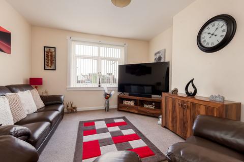 3 bedroom flat for sale, Bank Place, Leslie KY6