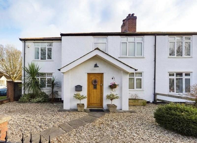 College Road, Whitchurch, Cardiff. CF14 4 bed semidetached house for