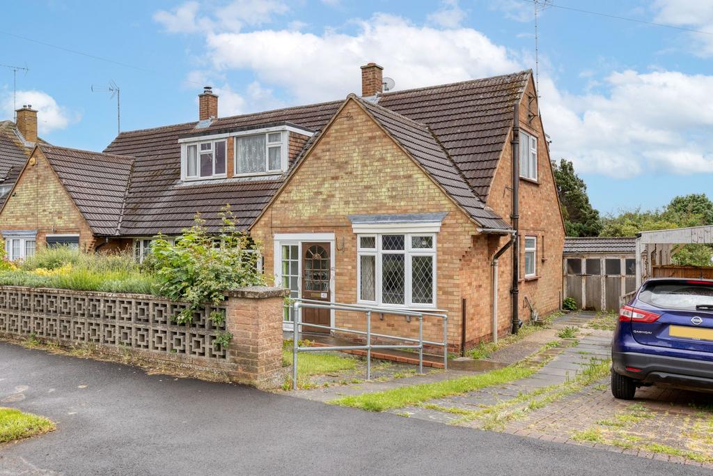 Hitchin, Hitchin SG4 3 bed semidetached house for sale £450,000