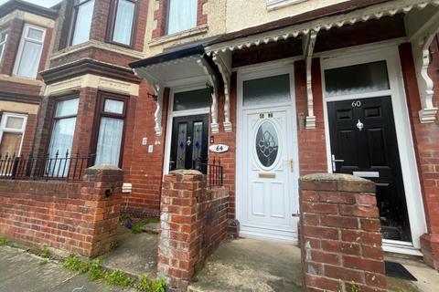 3 bedroom flat to rent, Richmond Road, South Shields