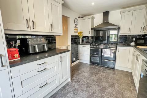 3 bedroom semi-detached house for sale, Wynford Road, Frome