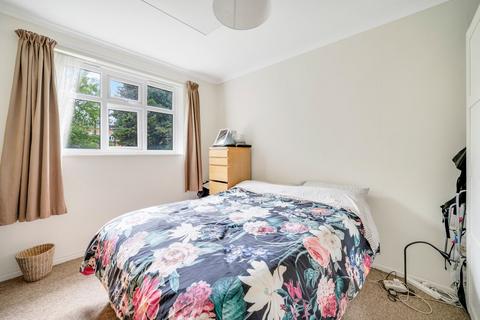 1 bedroom apartment to rent, Burns Road, London SW11