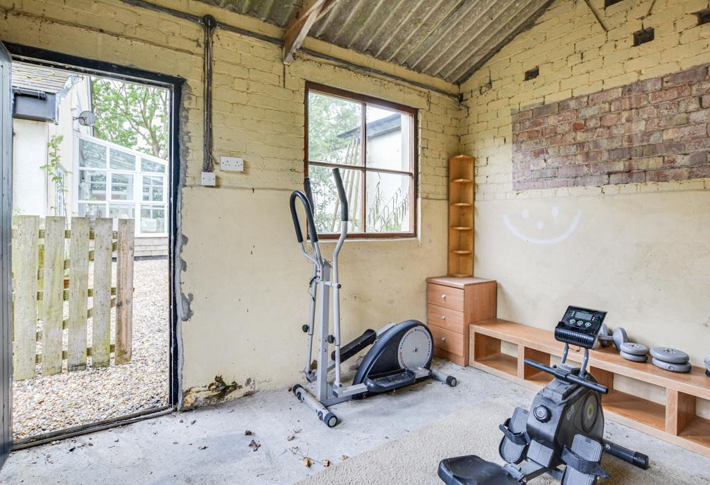 Garage / outbuilding