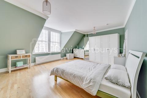 3 bedroom apartment to rent, The Broadway, Crouch End, London