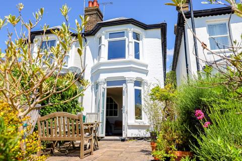 2 bedroom semi-detached house for sale, The Gardens, Leigh-on-Sea