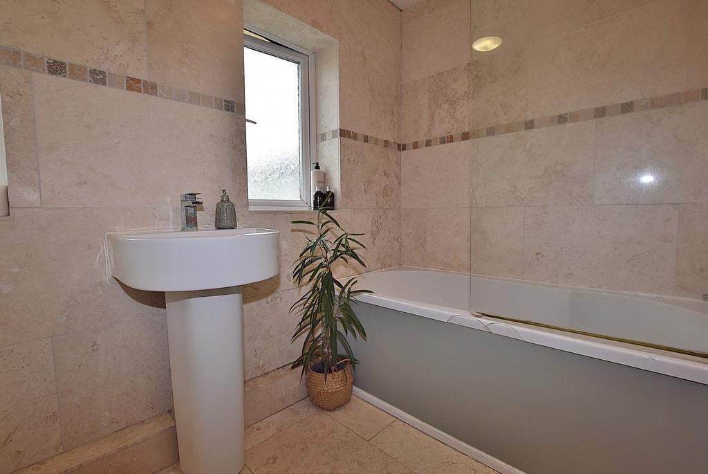 Bathroom 01 01