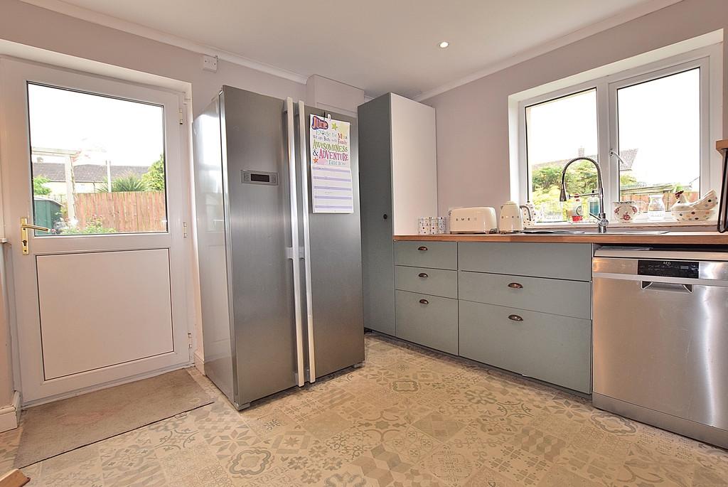 Kitchen 01