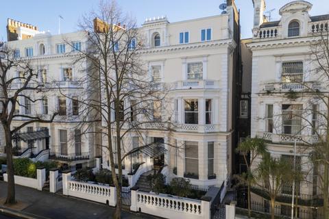 3 bedroom apartment for sale, Holland Park, London, W11