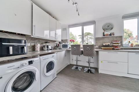 52a Avery Hill Road, London, SE9 2HE