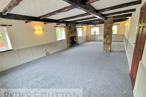 4 bedroom detached house to rent, Goodshawfold Road, Goodshaw, Rossendale, BB4