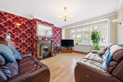 13 Merlin Grove, Beckenham, BR3 3HR