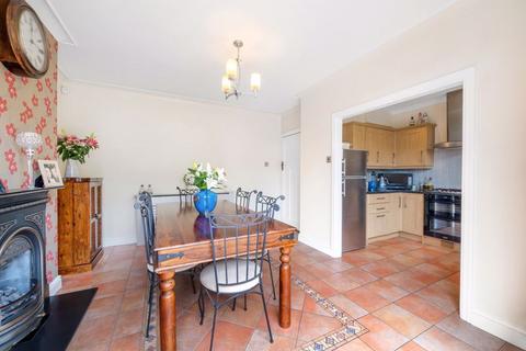 13 Merlin Grove, Beckenham, BR3 3HR