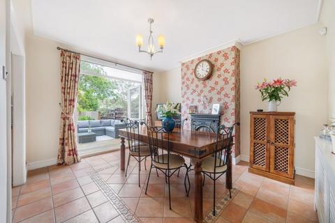 13 Merlin Grove, Beckenham, BR3 3HR