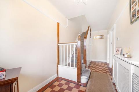 13 Merlin Grove, Beckenham, BR3 3HR