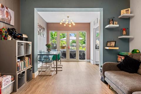 56 Ebbisham Road, Worcester Park, KT4 8NE