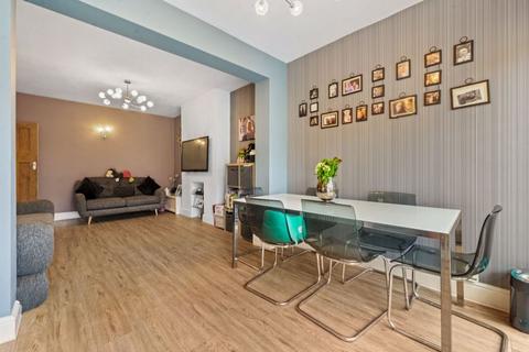 56 Ebbisham Road, Worcester Park, KT4 8NE